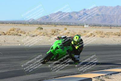 media/Jan-10-2025-CVMA Friday Practice (Fri) [[489e0da257]]/Group 4 and Trackday/Session 2 (Turn 4 Inside)/